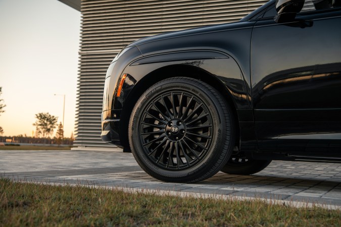 Hyundai IONIQ 9 Calligraphy Black Ink 2027 busca dominar el mercado eléctrico