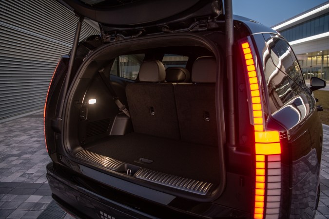 Hyundai IONIQ 9 Calligraphy Black Ink 2027 busca dominar el mercado eléctrico