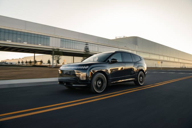 Hyundai IONIQ 9 Calligraphy Black Ink 2027 busca dominar el mercado eléctrico