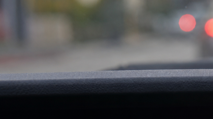Tablero de Toyota híbrido con alerta "Check Hybrid System" encendida en el panel de instrumentos