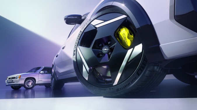 El nuevo Opel Corsa GSE eléctrico debuta con 281 caballos de fuerza, un diseño deportivo para una conducción divertida que revive la esencia de los modelos clásicos de Corsa.
