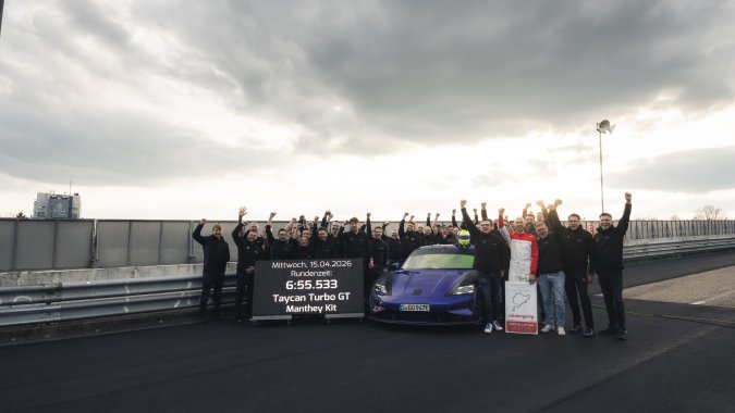 Porsche reafirma su poderío en los autos eléctricos con el Taycan Turbo GT kit Manthey