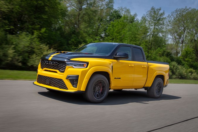 Ram 1500 Rumble Bee SRT 2027 busca ser el rey del asfalto