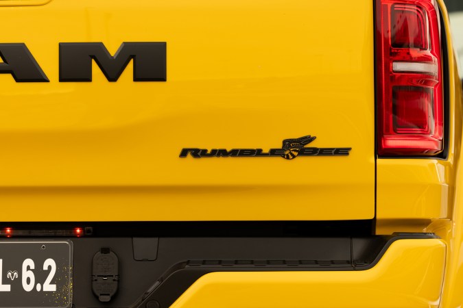 Ram 1500 Rumble Bee SRT 2027 busca ser el rey del asfalto