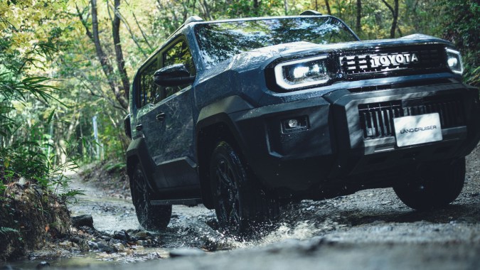 Toyota comenzó la venta en Japón del nuevo Land Cruiser FJ, un SUV compacto con auténticas capacidades todoterreno, aunque no se sabe si llegará a EE.UU.