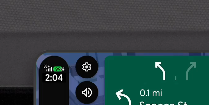 Interfaz de Android Auto con navegación GPS, música y notificaciones en la pantalla del tablero del vehículo