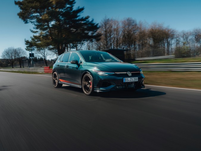 Volkswagen Golf GTI Edition 50 es uno de los autos más rápidos de su clase