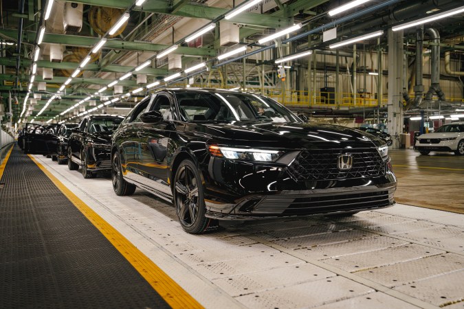Honda Accord comenzó su producción en 1976