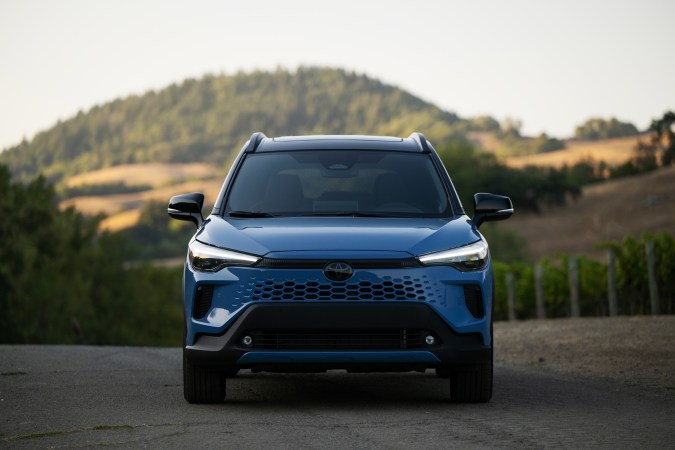 Toyota Corolla Cross HEV 2026: análisis y características de su versión híbrida