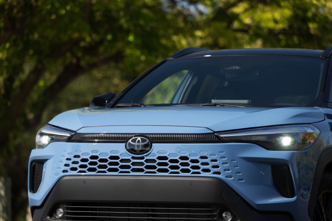 Toyota Corolla Cross HEV 2026: análisis y características de su versión híbrida