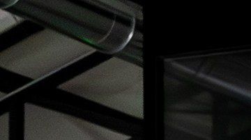 Genesis Magma Racing GMR-001 hypercar gris número 17 en garaje para temporada 2026 FIA WEC.