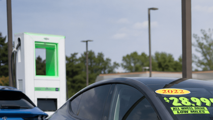 Tesla Model Y usados en venta en concesionario. Precios desde $28.995 con bajo kilometraje. Vehículos eléctricos premium.