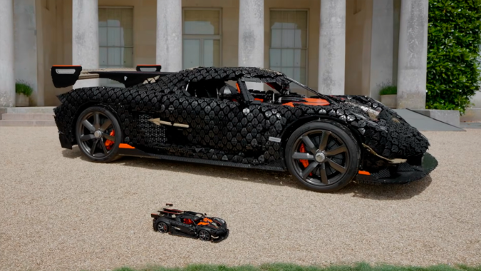 Un superdeportivo construido con unas 327,906 piezas de LEGO