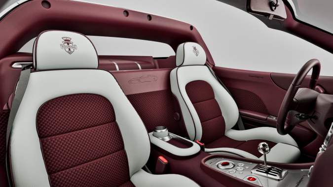 Touring Superleggera Veloce12 Aperta revive la era dorada de los motores V12