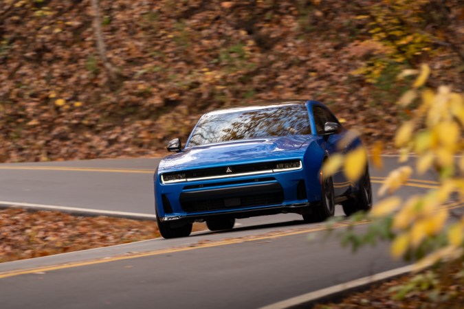Dodge Charger fortalece su línea a gasolina para 2027