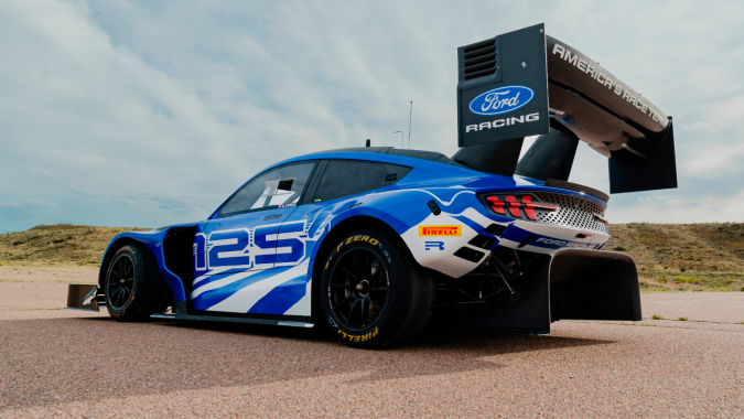 Una victoria histórica para los 125 años de Ford Racing