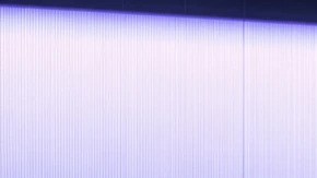 SUV autónomo de Mobileye exhibido en estudio con sensores y tecnología de conducción autónoma