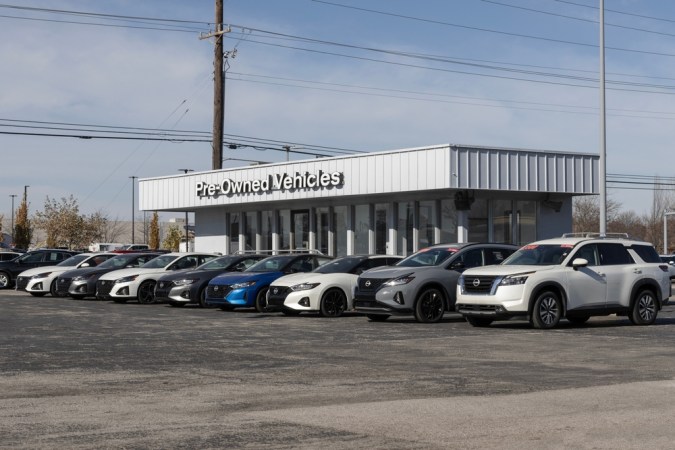 Nissan Pre-Owned Car Distribuidor. Con problemas de oferta, Nissan está comprando y vendiendo autos usados para satisfacer la demanda. Información importante Uso editorial únicamente ¿Te interesa usar el contenido editorial con fines comerciales? Nuestra licencia comercial con Asset AssuranceTM puede estar disponible para ofrecerte la cobertura legal y la tranquilidad que necesitas. Fecha de carga: 16 de noviembre de 2023