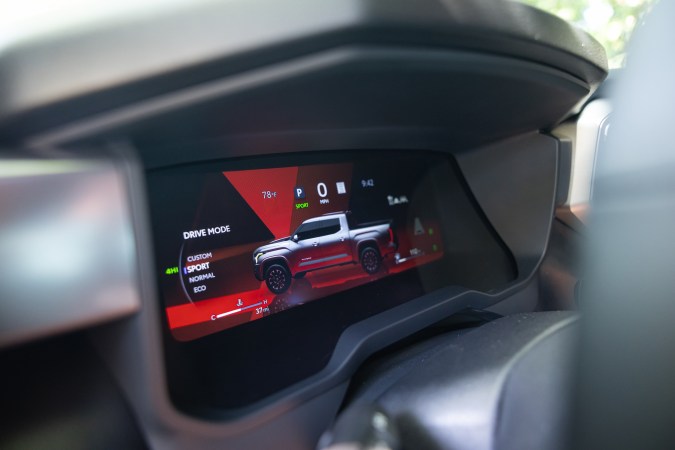 Toyota Tundra 2027 presenta un diseño robusto pensado en el trabajo pesado