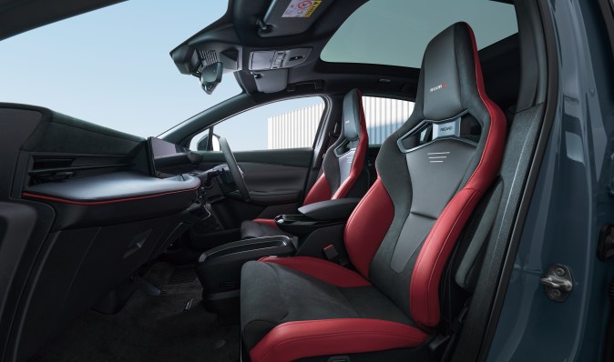 Nissan Leaf Nismo busca ser el gran deportivo económico