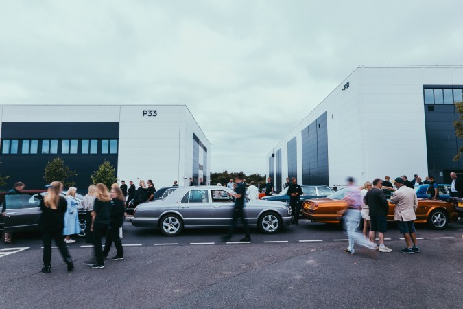 Bentley Continental GTC: un auto que rinde homenaje a los 80 años de su planta