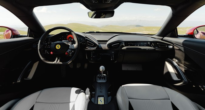 El Ferrari 12Cilindri Manuale es el regalo ideal para los más puristas