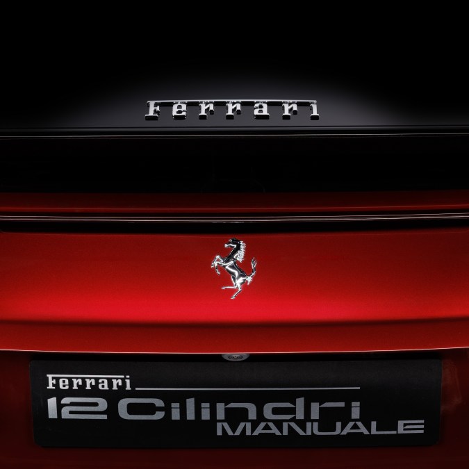 El Ferrari 12Cilindri Manuale es el regalo ideal para los más puristas