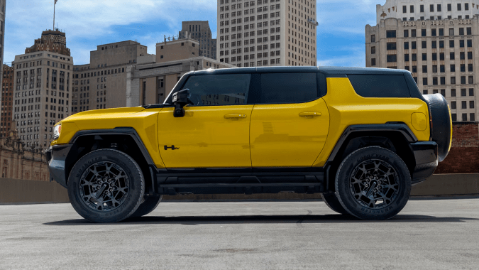 GMC Hummer Icon EV 25 muestra sus grandes capacidades