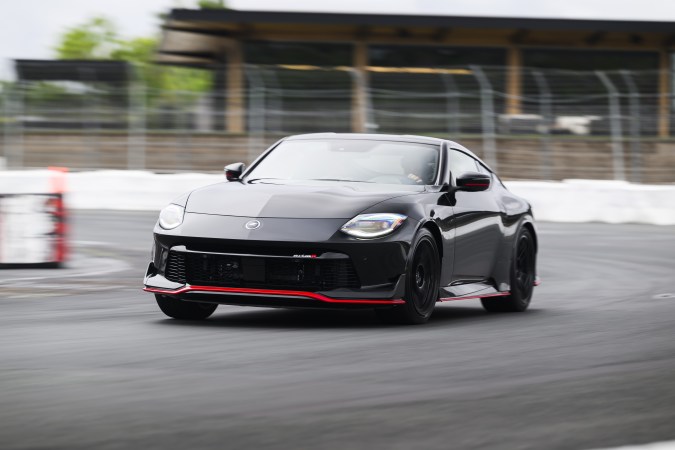 Nissan Z Nismo 2027 recupera la transmisión manual tan esperada