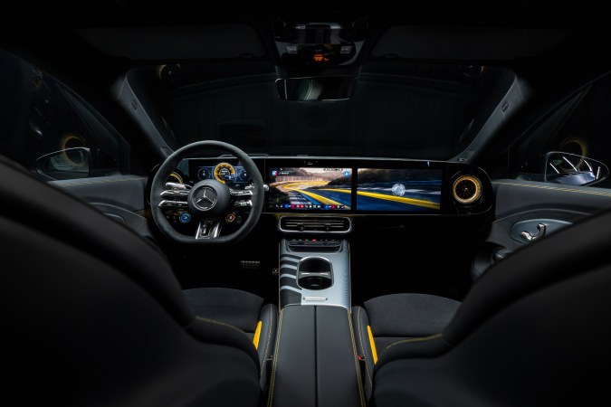 Mercedes-AMG CLA 45 destaca por su potencia eléctrica