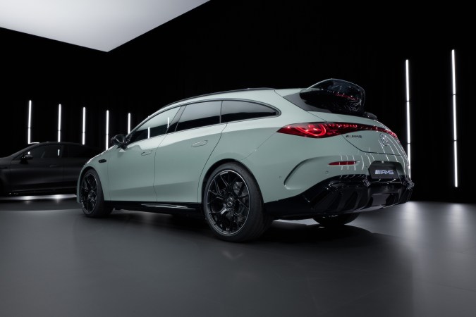 Mercedes-AMG CLA 45 destaca por su potencia eléctrica