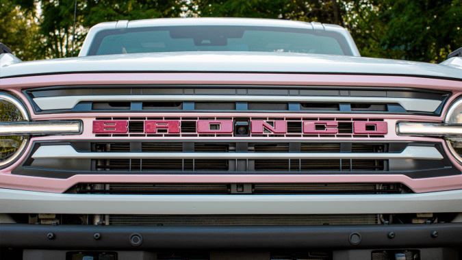 Bronco Desert Rising Edition: el atardecer rosado impreso en una Bronco