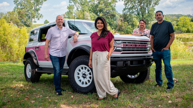 Bronco Desert Rising Edition: el atardecer rosado impreso en una Bronco