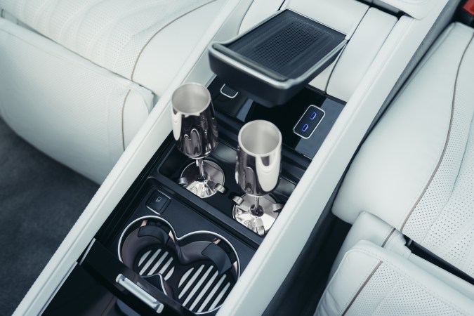 Mercedes-Maybach GLS 2027 transmite exclusividad en su exterior e interior