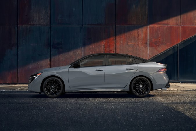 Nissan Sentra 2027 estrena la versión Midnight Edition