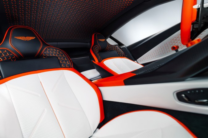 Aston Martin Valen: el nuevo y llamativo deportivo que roba miradas
