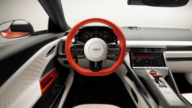 Aston Martin Valen: el nuevo y llamativo deportivo que roba miradas