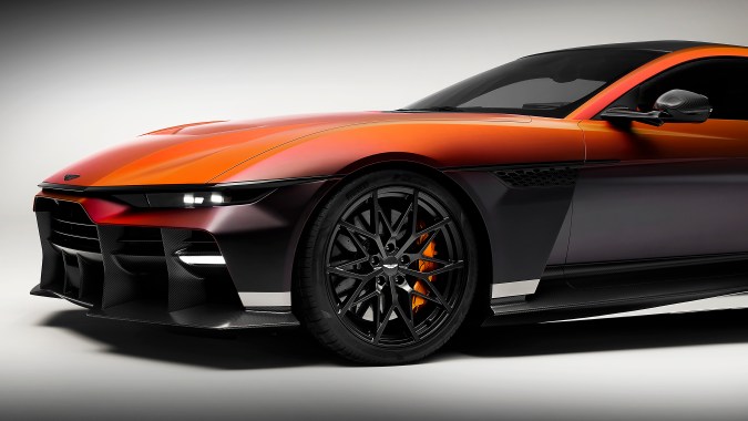 Aston Martin Valen: el nuevo y llamativo deportivo que roba miradas