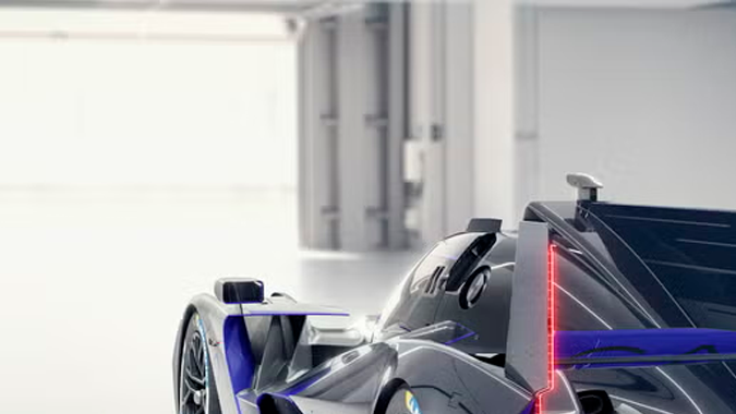 Cadillac presentó el V-ONE Concept, un prototipo inspirado en el V-Series.R de Le Mans con potencia de 830 caballos de fuerza y adaptado para conducirse en calle