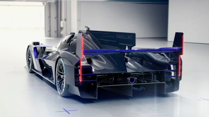 Cadillac presentó el V-ONE Concept, un prototipo inspirado en el V-Series.R de Le Mans con potencia de 830 caballos de fuerza y adaptado para conducirse en calle