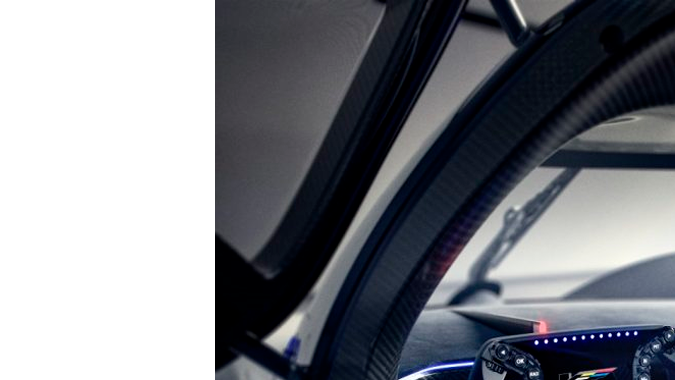 Cadillac presentó el V-ONE Concept, un prototipo inspirado en el V-Series.R de Le Mans con potencia de 830 caballos de fuerza y adaptado para conducirse en calle