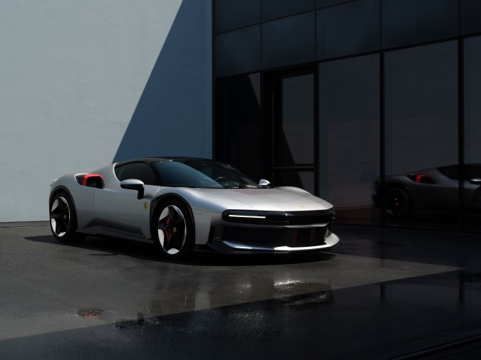 Ferrari CZ26 mantiene el poderoso motor del SF90, pero lo demás fue personalizado