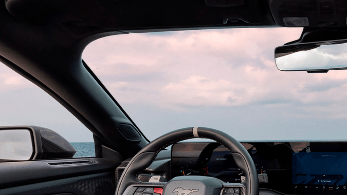 Ford quiso darle a sus seguidores un Mustang potente sin techo