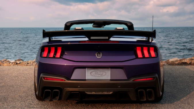 Ford quiso darle a sus seguidores un Mustang potente sin techo