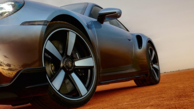 Porsche 911 Turbo S Land Down Under mezcla el arte y la ingenieria