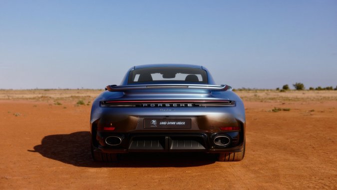 Porsche 911 Turbo S Land Down Under mezcla el arte y la ingenieria