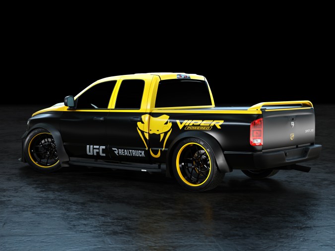 Ram 1500 Rumble Bee SRT 2027 y Ram 1500 SRT-10 2005 son protagonistas