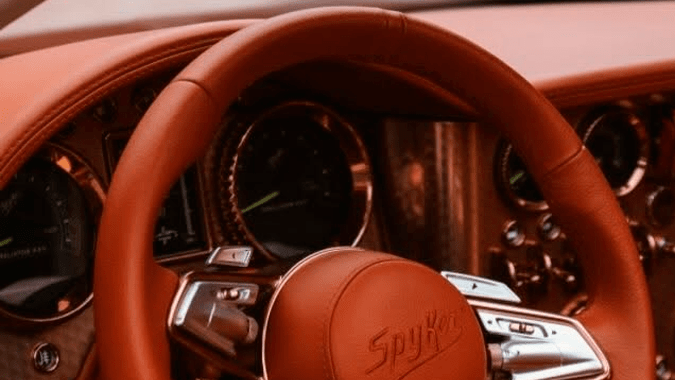 Spyker vuelve a desafiar a los hipercoches modernos