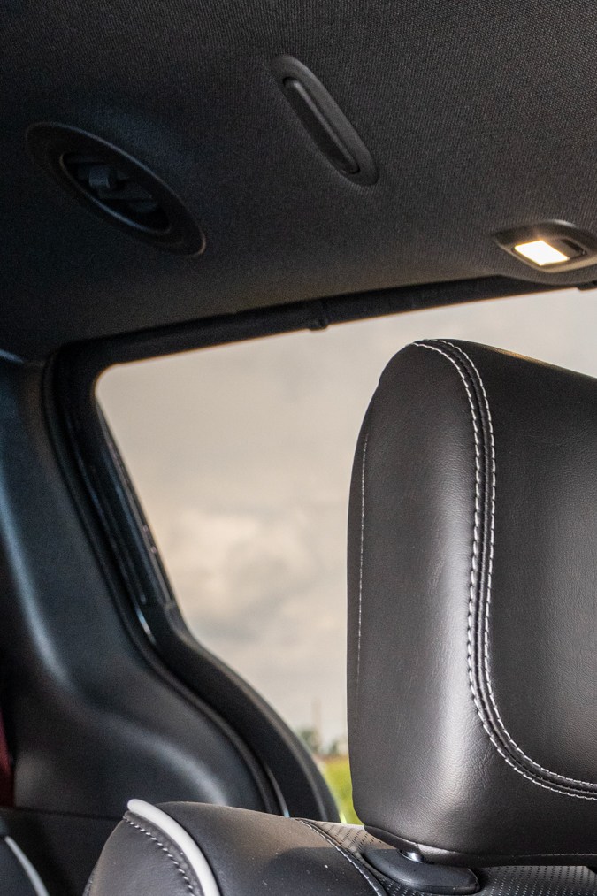 Chrysler presenta dos minivan Pacificas nivel extremo