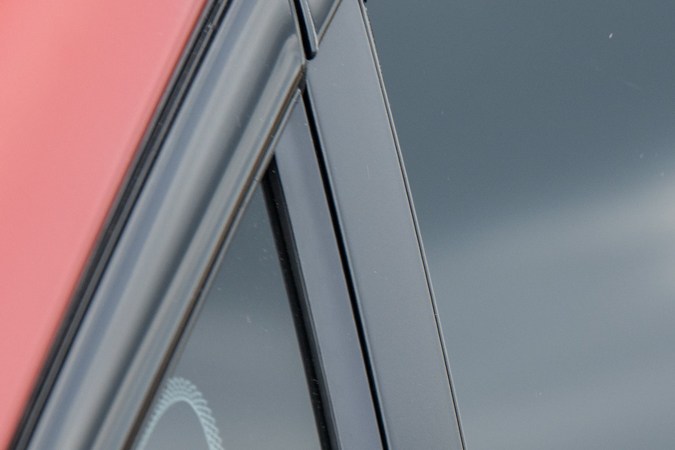 Chrysler presenta dos minivan Pacificas nivel extremo